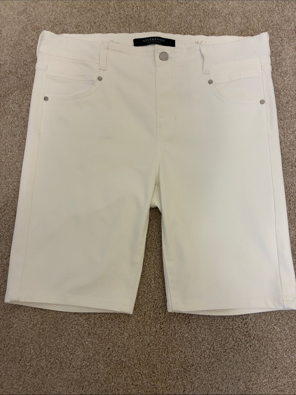 Liverpool Gia Glider White Bermuda Stretch Shorts (hard to find!)